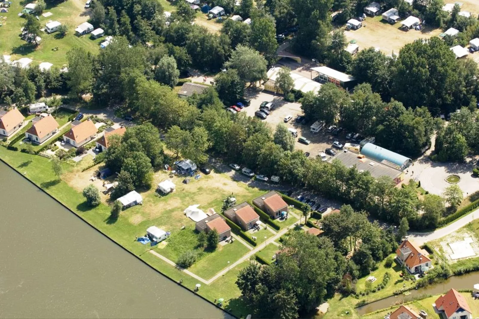 Vakantiepark Bergumermeer 7-Areas summer 1km