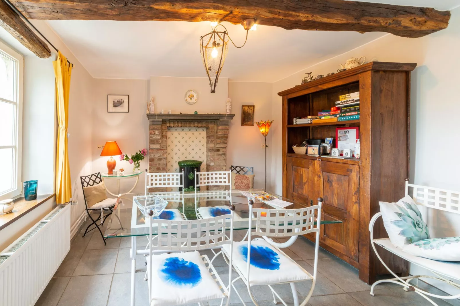 Les Matins Clairs-Dining room