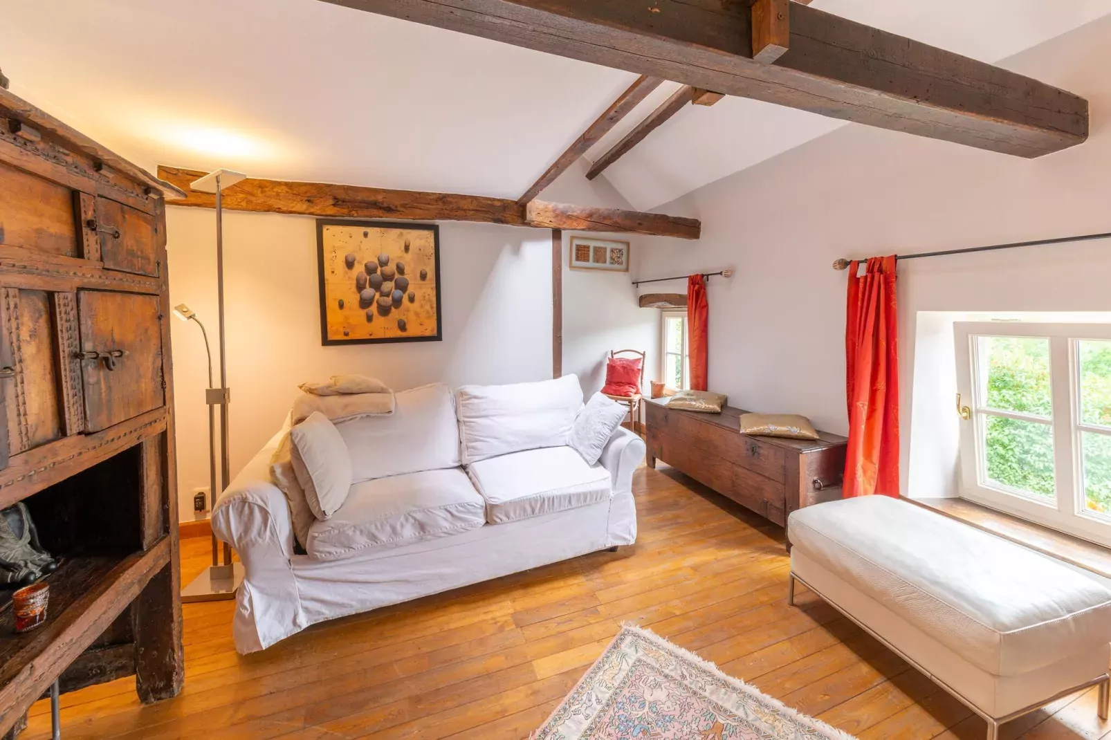 Les Matins Clairs-Living room