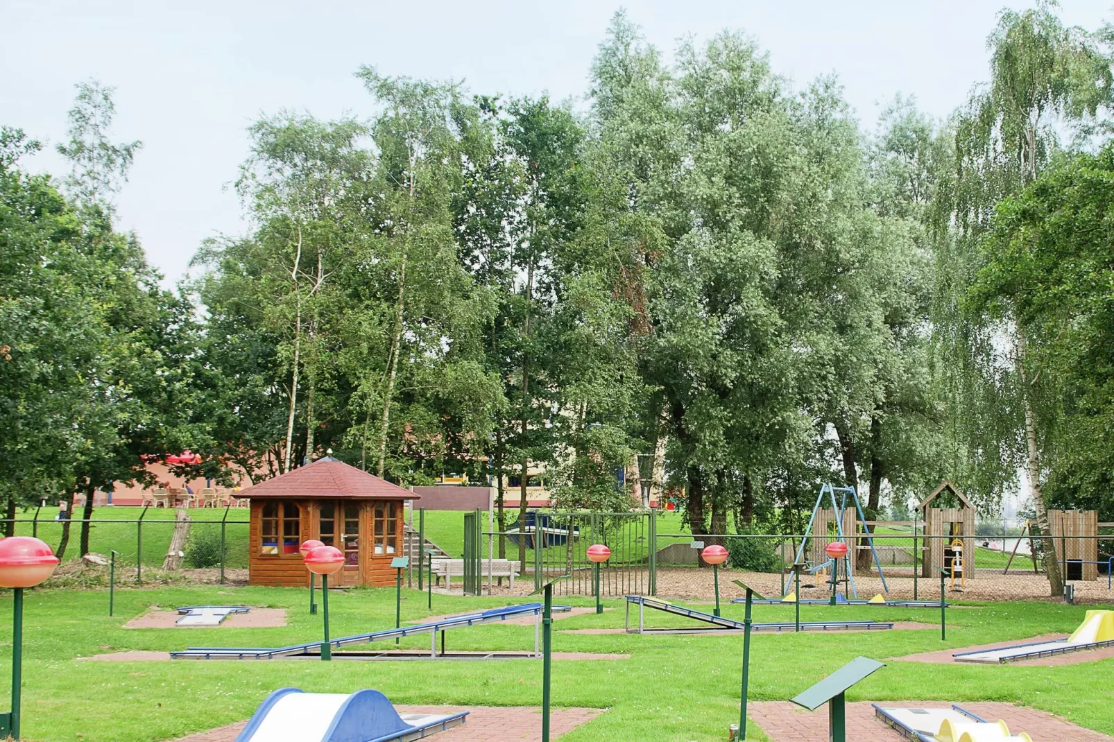 Vakantiepark Bergumermeer 10-Park facilities
