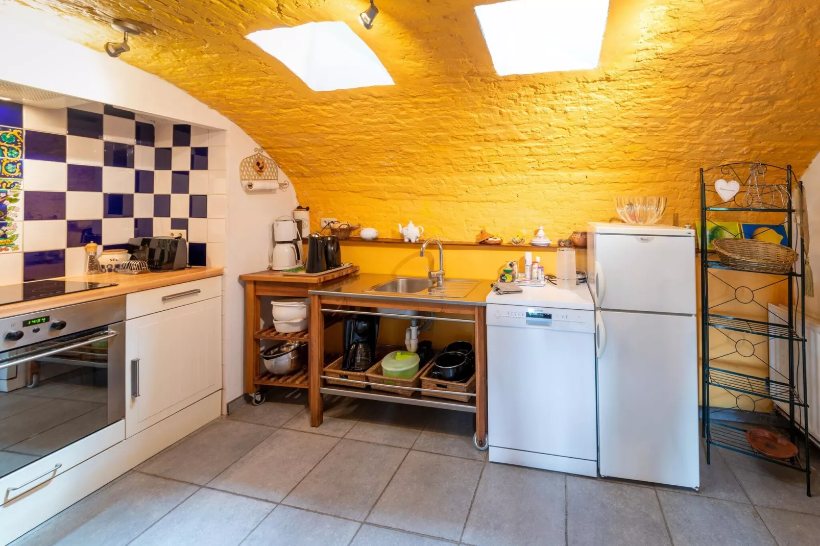 Les Matins Clairs-Kitchen