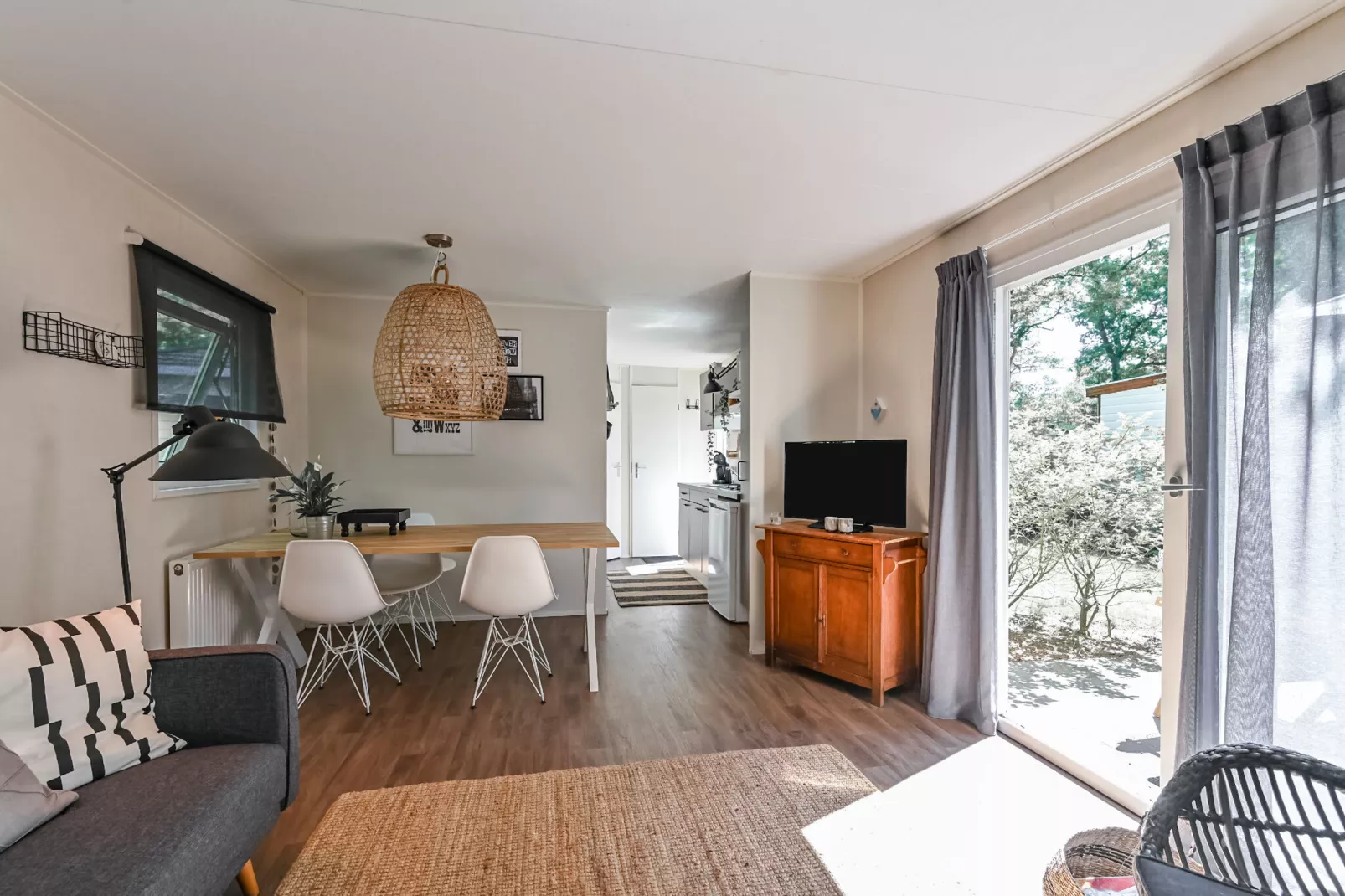Chalet in hartje Veluwe-Salon