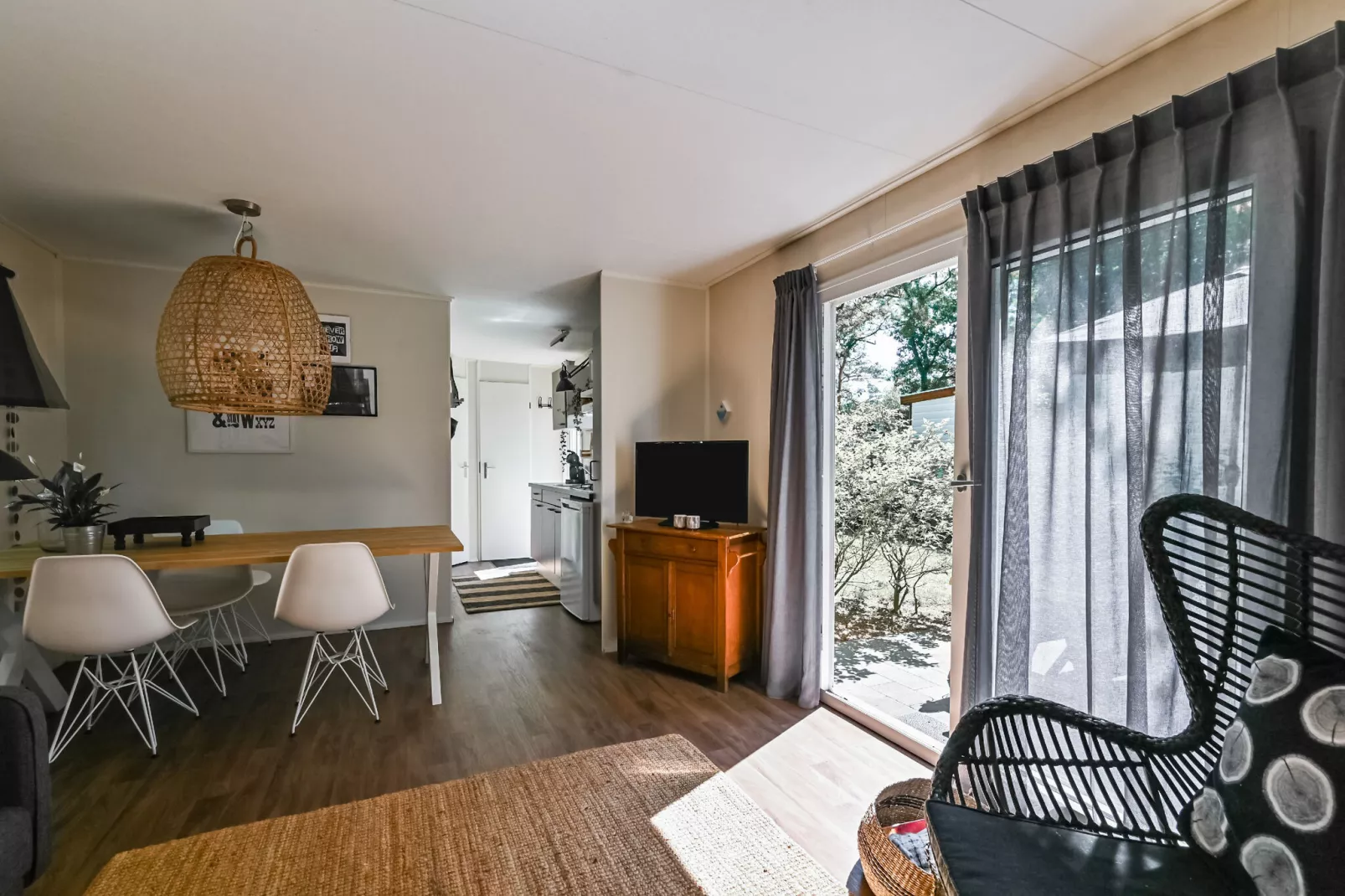 Chalet in hartje Veluwe-Salon
