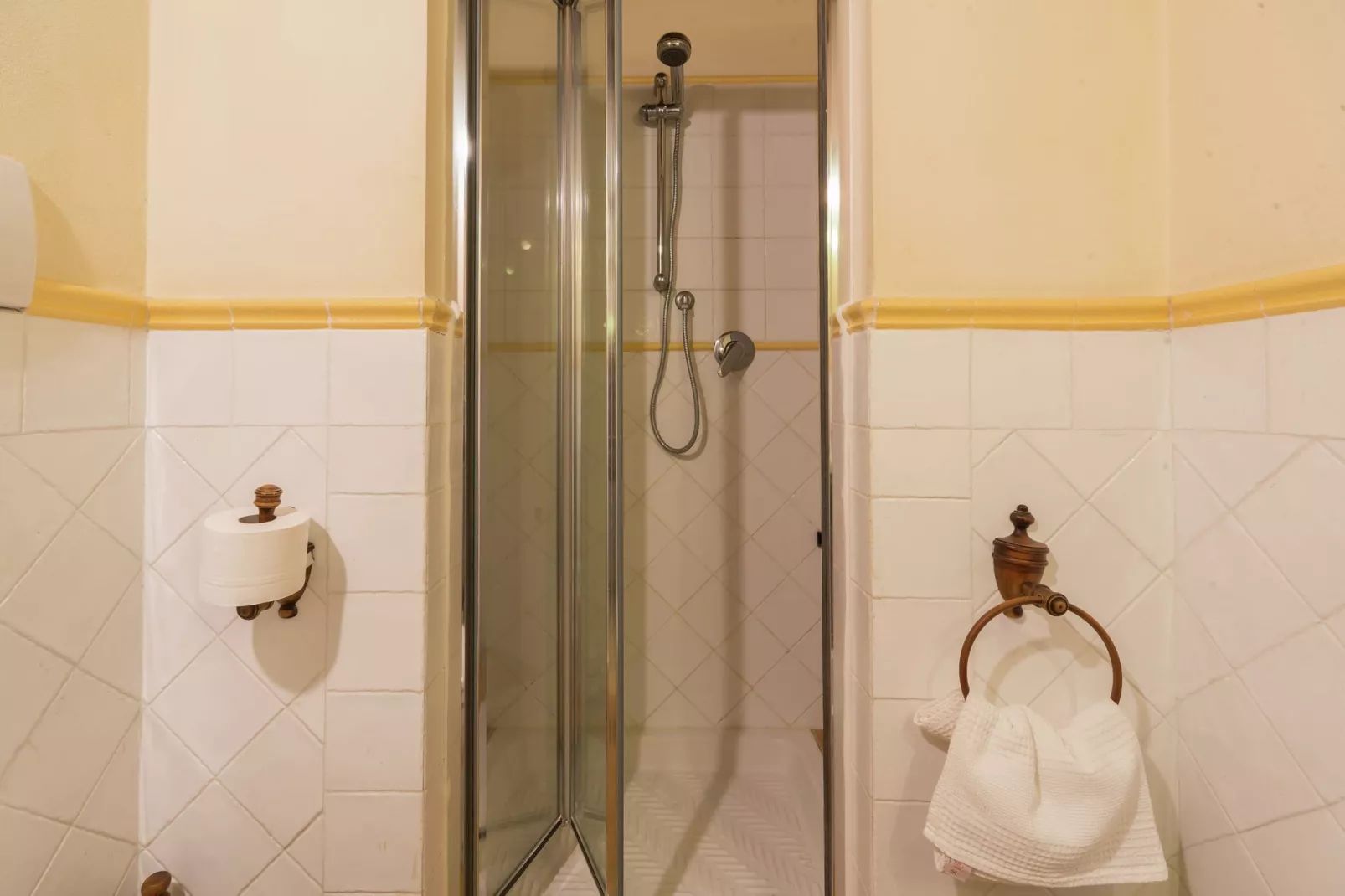 Giglio-Bathroom