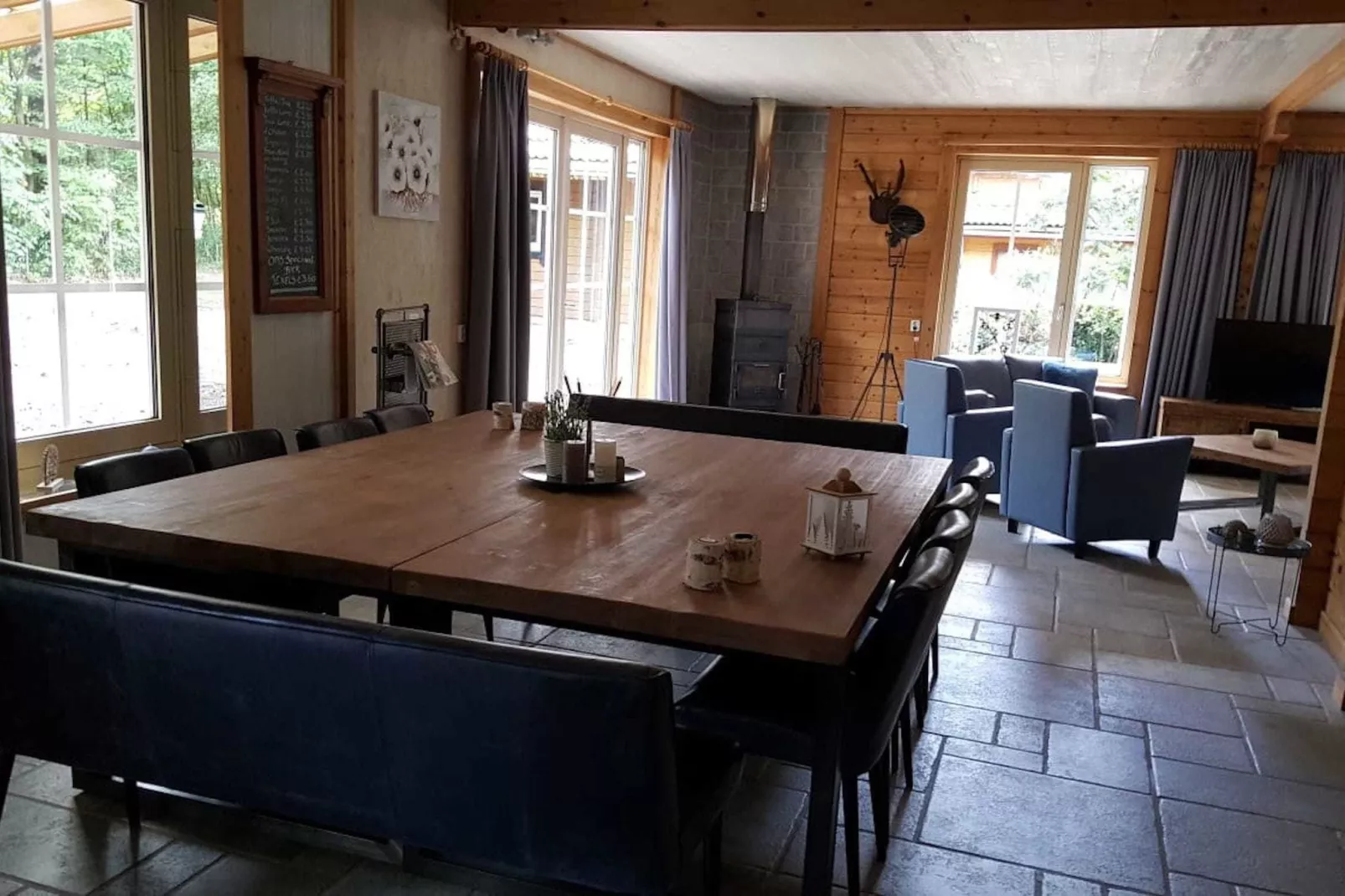 Vakantiepark De Rimboe & De Woeste Hoogte 1-Living room