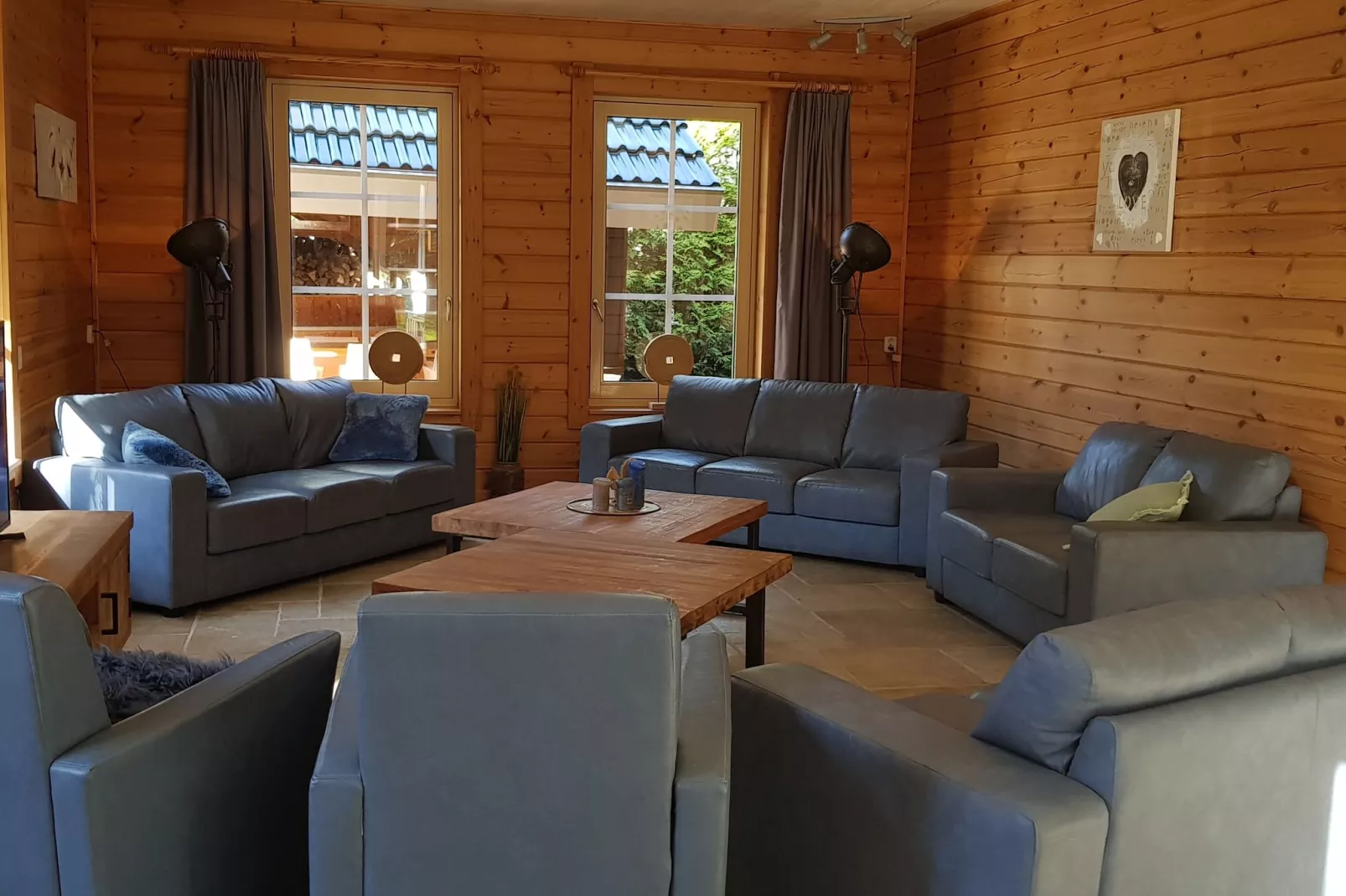 Vakantiepark De Rimboe & De Woeste Hoogte 1-Living room