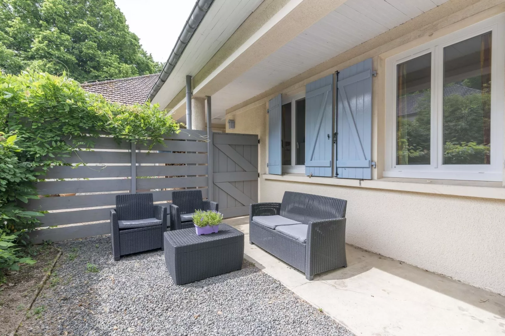 Le Bon Sentiment-Terrace balcony