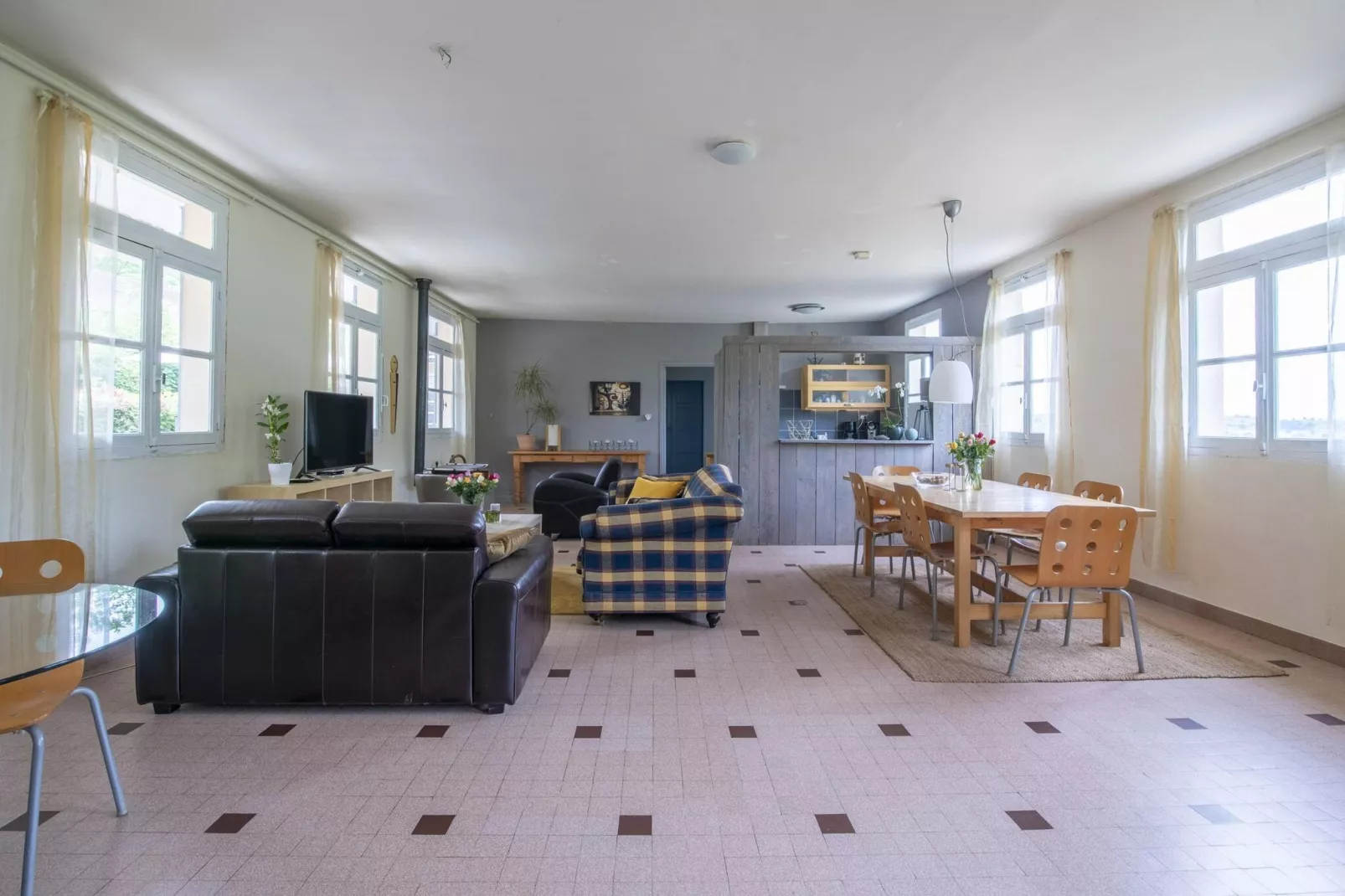 Le Bon Sentiment-Living room