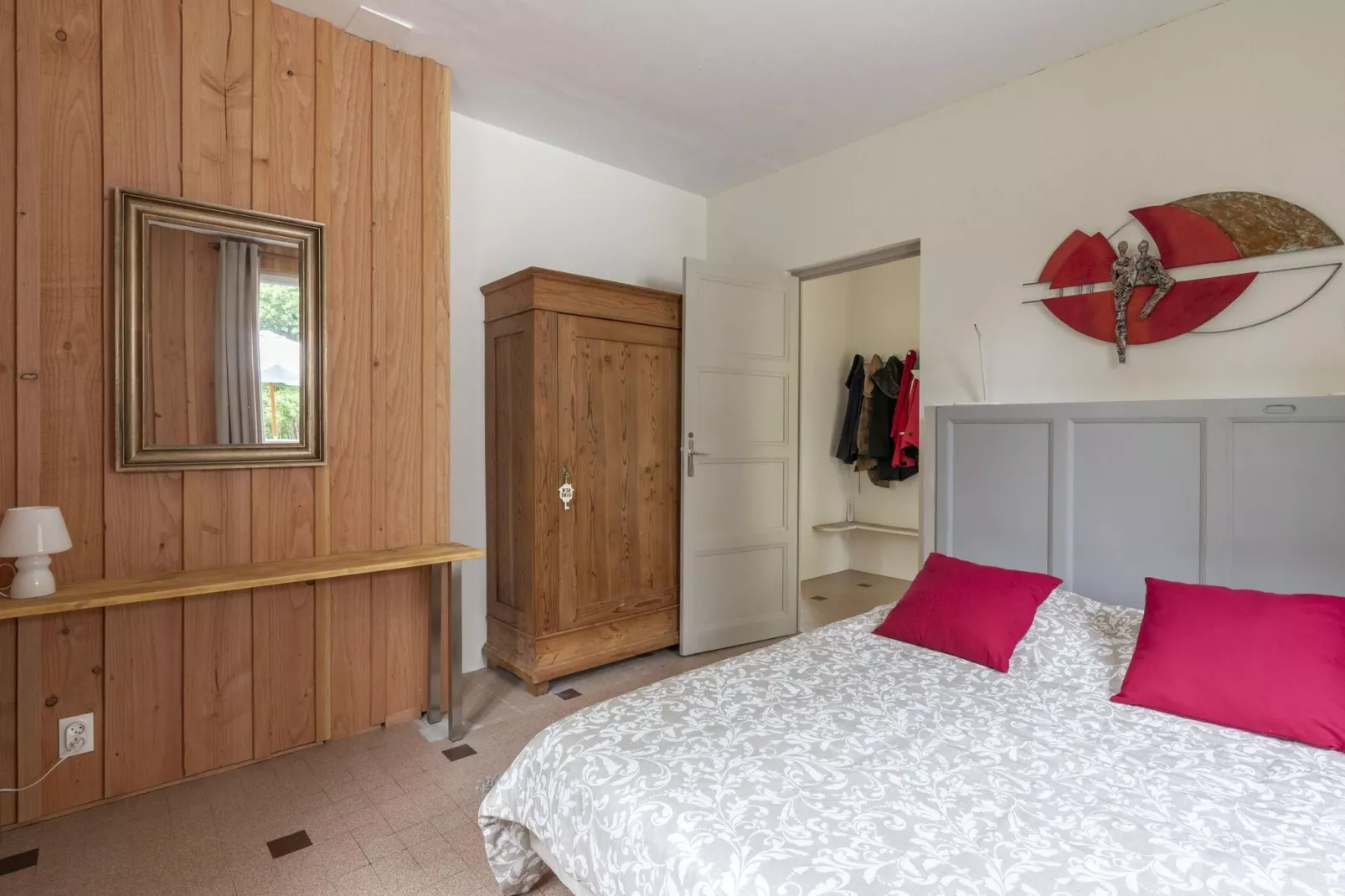 Le Bon Sentiment-Bedroom