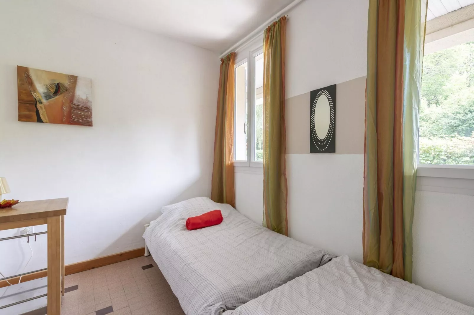 Le Bon Sentiment-Bedroom