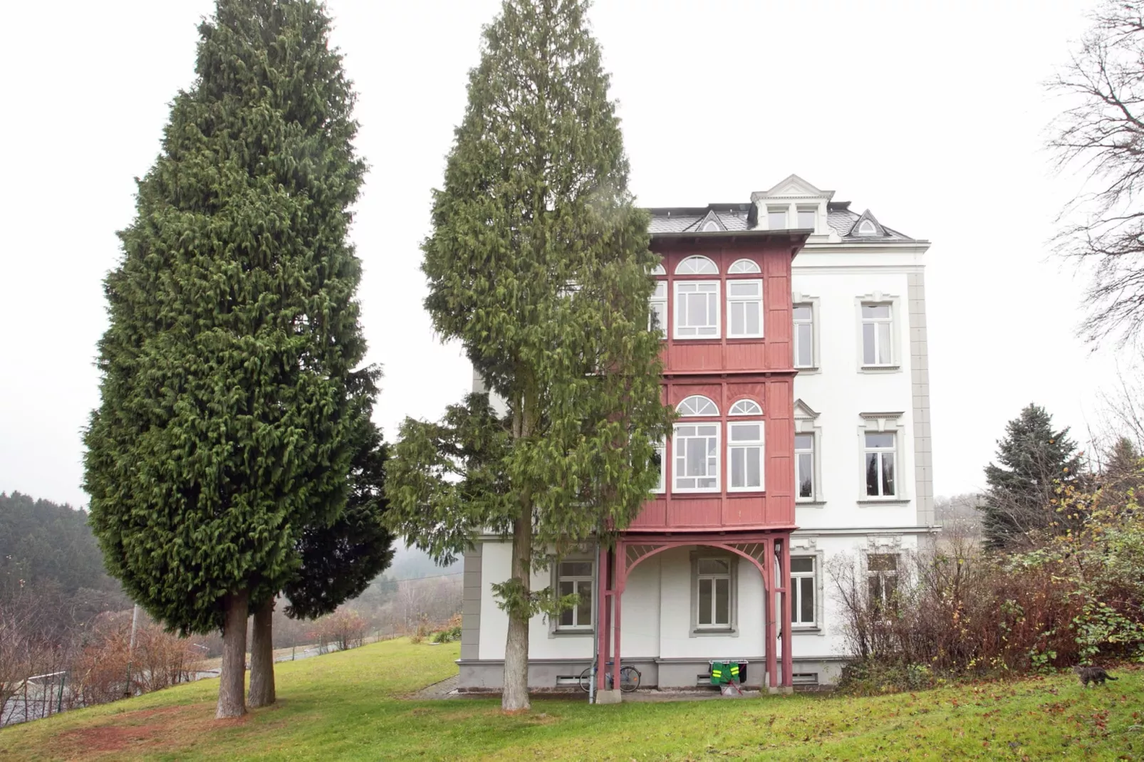 Villa im Erzgebirge-Exterior in summer