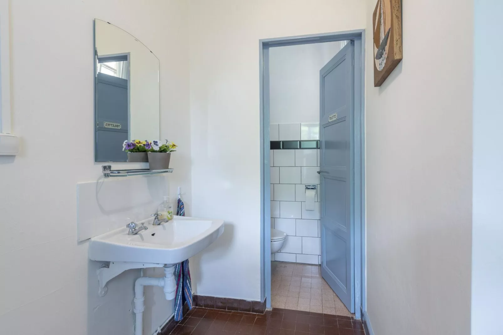 Le Bon Sentiment-Bathroom