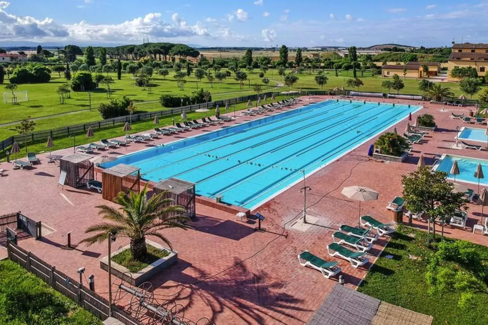 Ferienanlage Poggio all' Agnello Piombino Bilo 4 terrazza o balcone-Pool