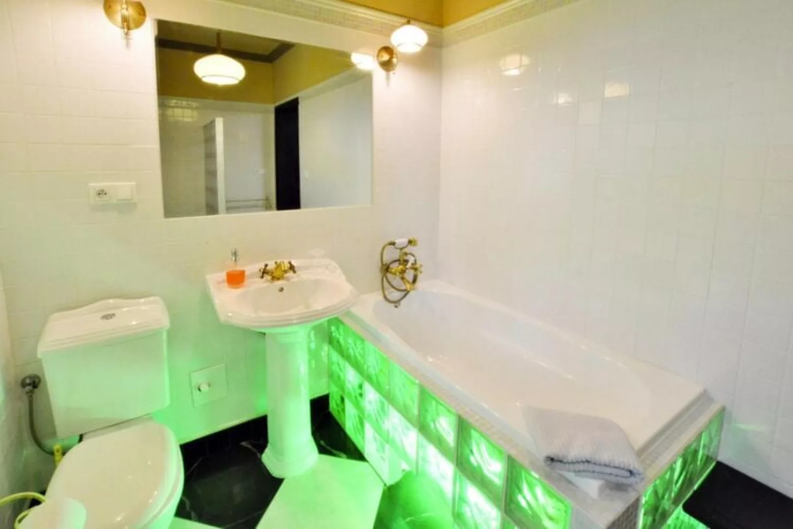 Willa wakacyjna dla 9 osób 182 m2 Knieja koło Polanowa-Salle de bain