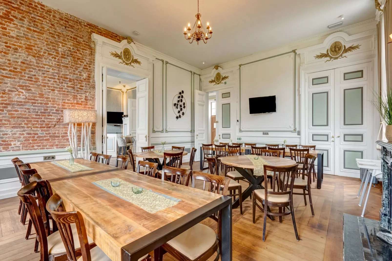 Château de Goyet 40 p-Dining room