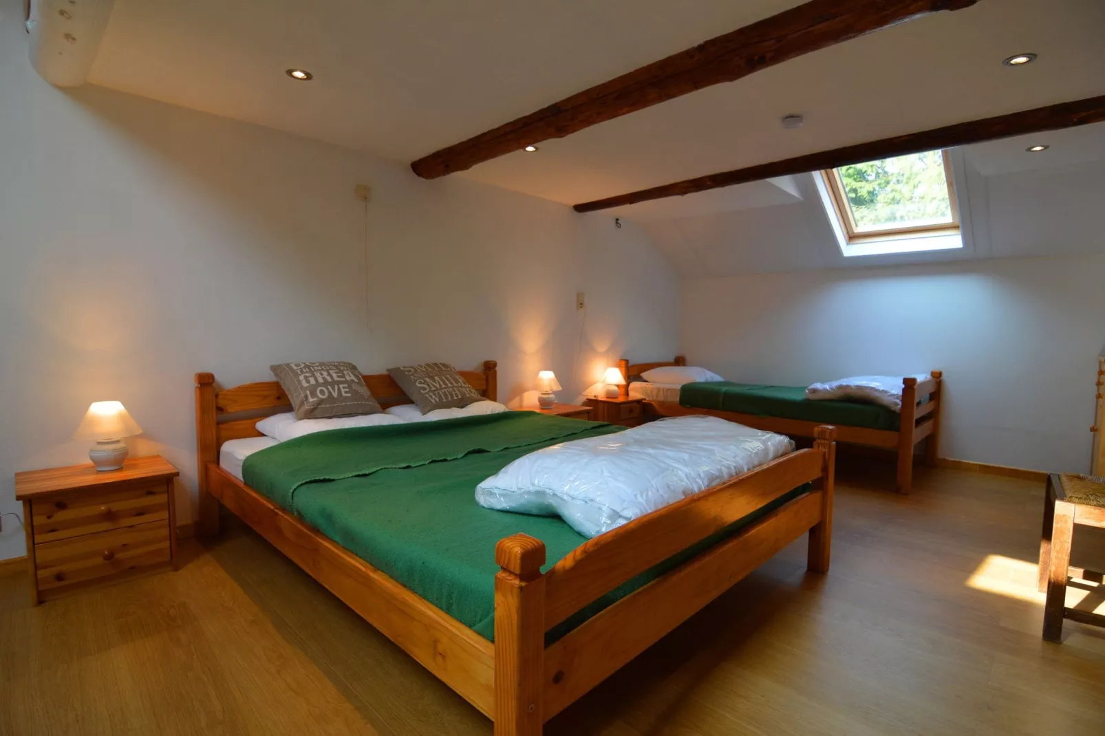 Vue sur le Chateau de Montaigle-Schlafzimmer