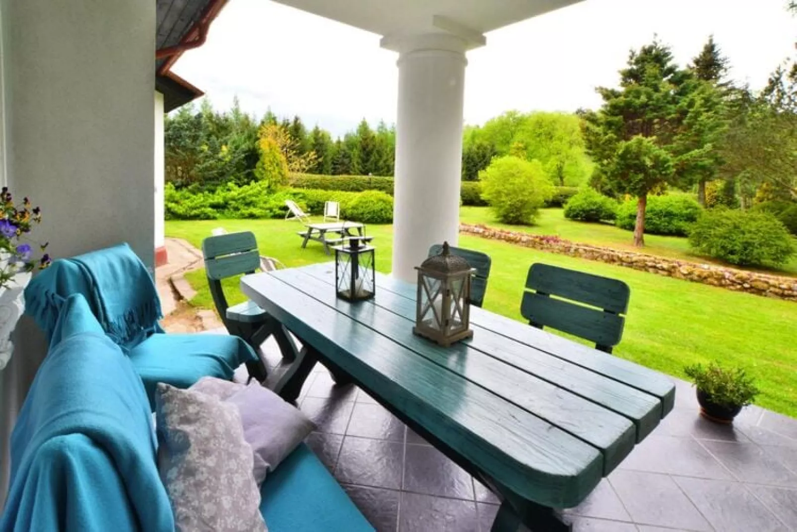 Willa wakacyjna dla 9 osób 182 m2 Knieja koło Polanowa-Terrasse