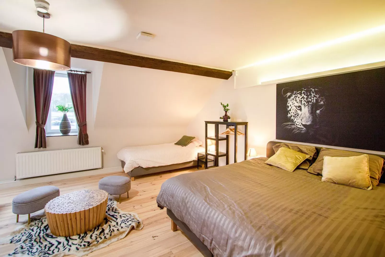 Château de Goyet 40 p-Bedroom
