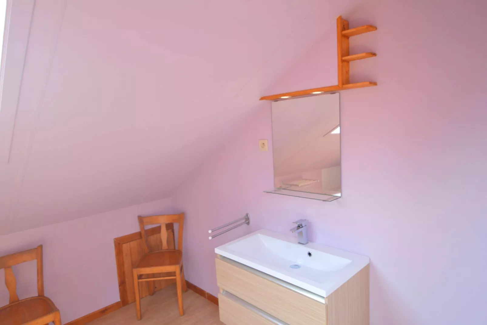 Vue sur le Chateau de Montaigle-Badezimmer