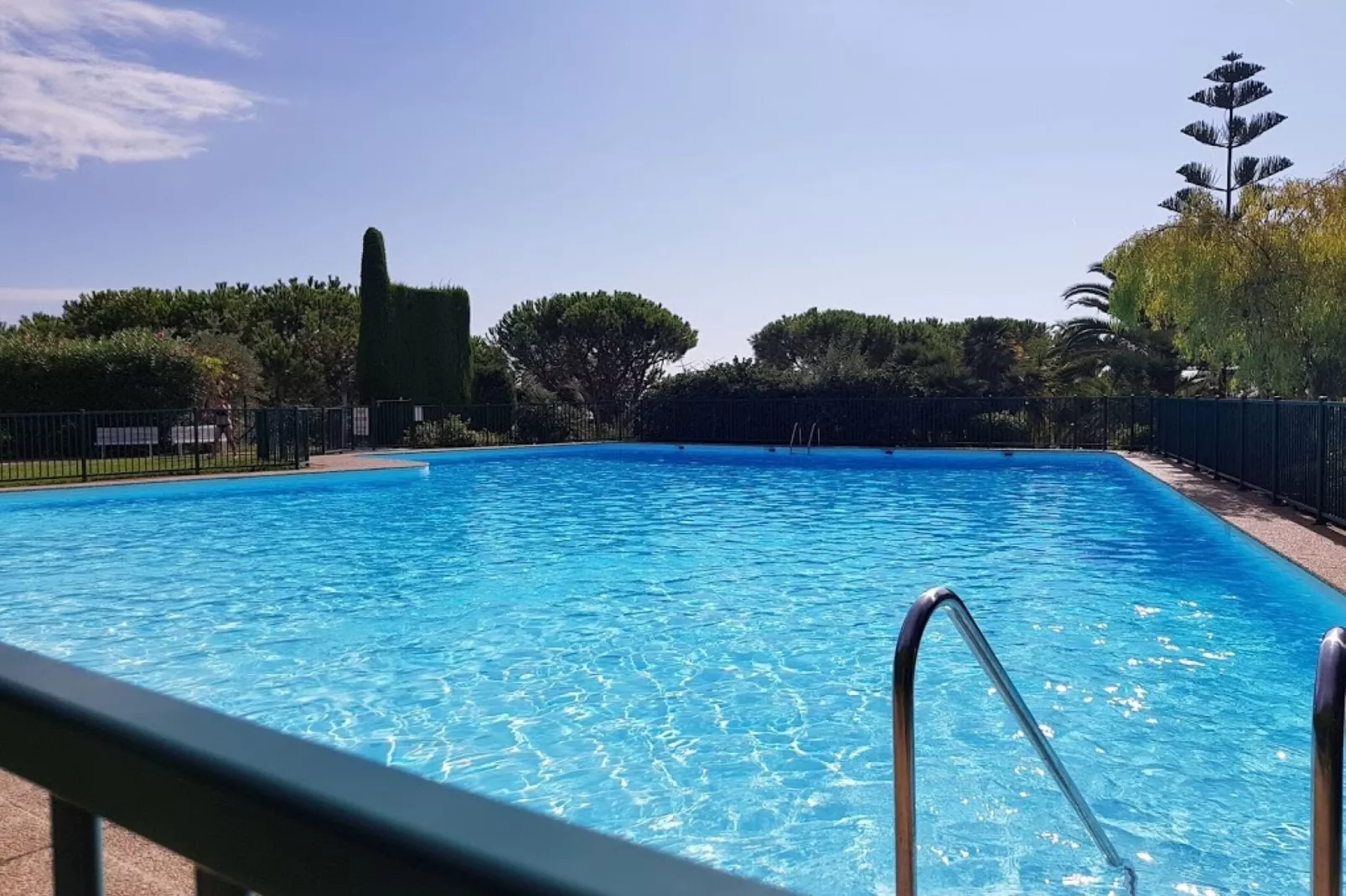 Appartement standing avec terrasse et vue mer à Nice-Schwimmbad