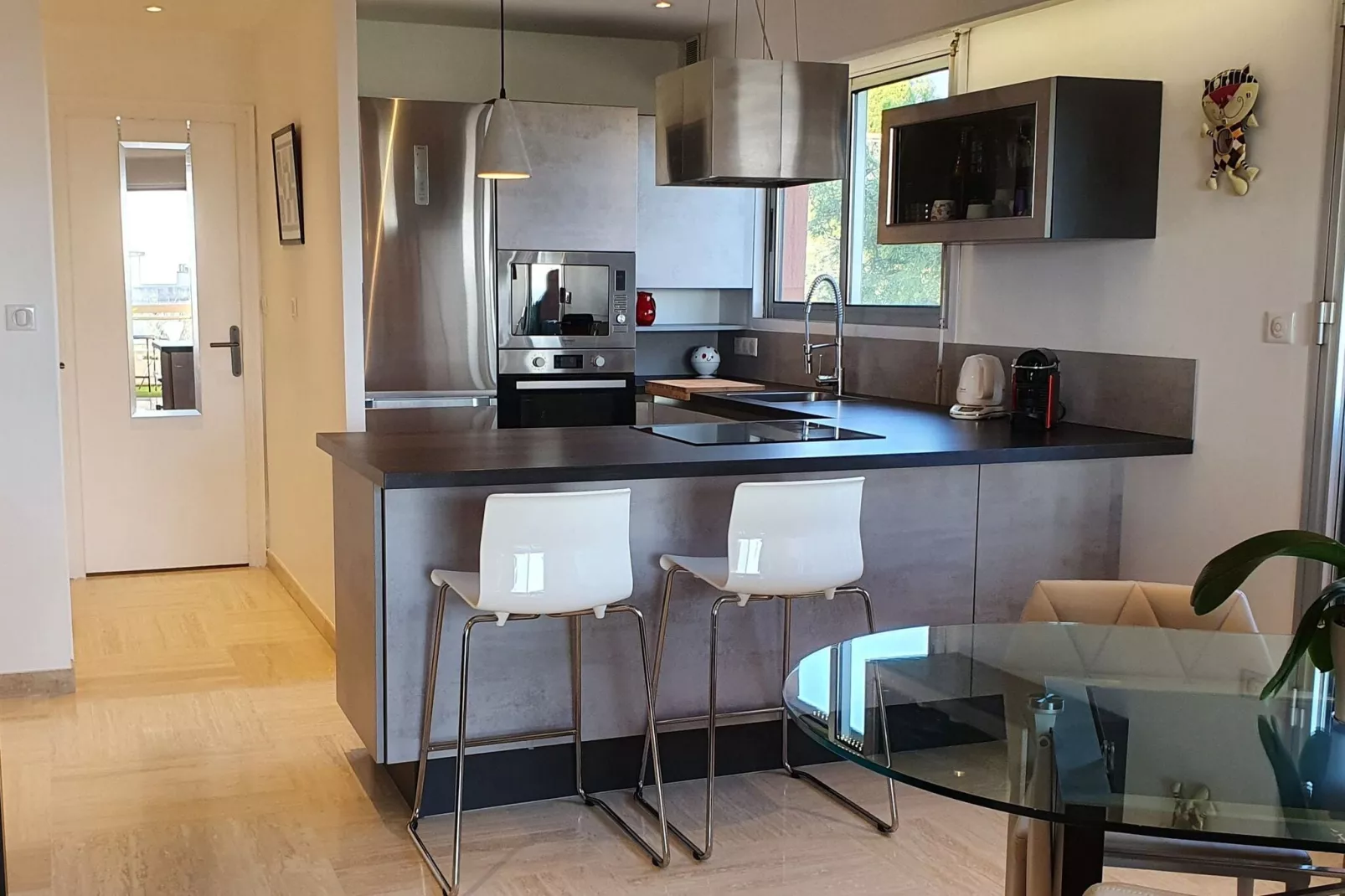 Appartement standing avec terrasse et vue mer à Nice-Küche