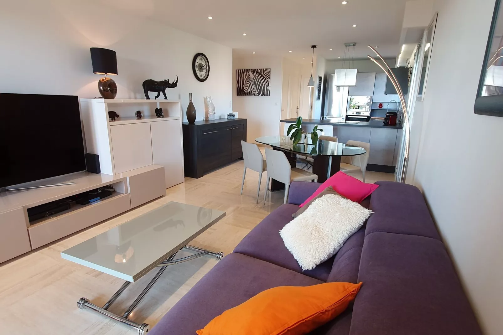 Appartement standing avec terrasse et vue mer à Nice-Wohnzimmer