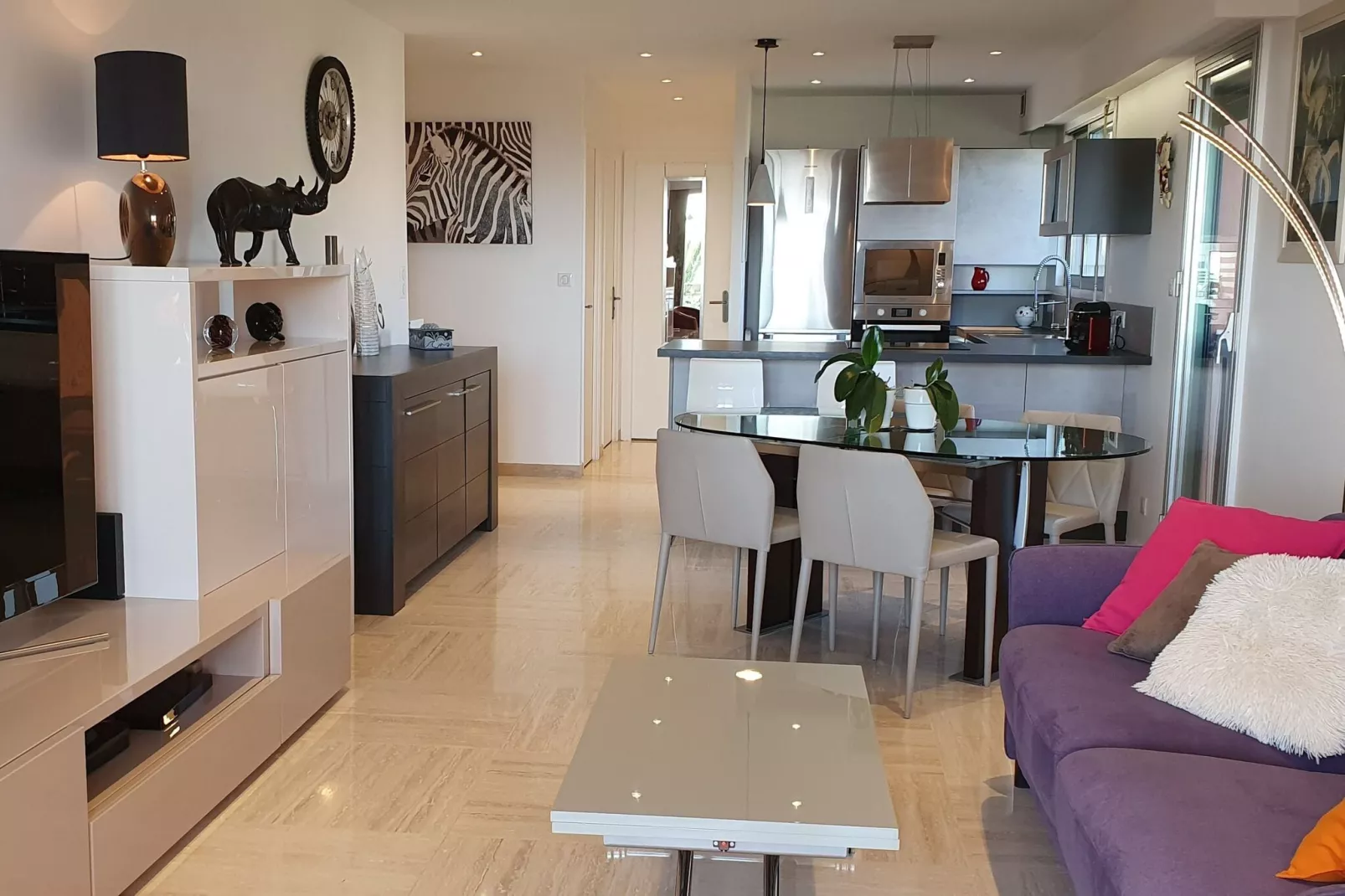 Appartement standing avec terrasse et vue mer à Nice-Esszimmer