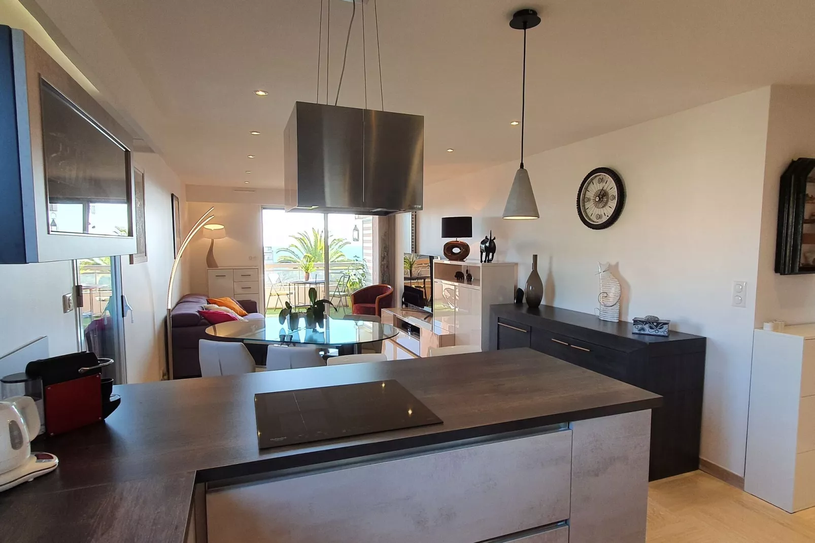 Appartement standing avec terrasse et vue mer à Nice-Küche