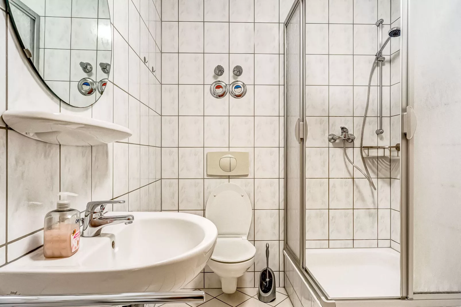 Villa im Erzgebirge-Bathroom