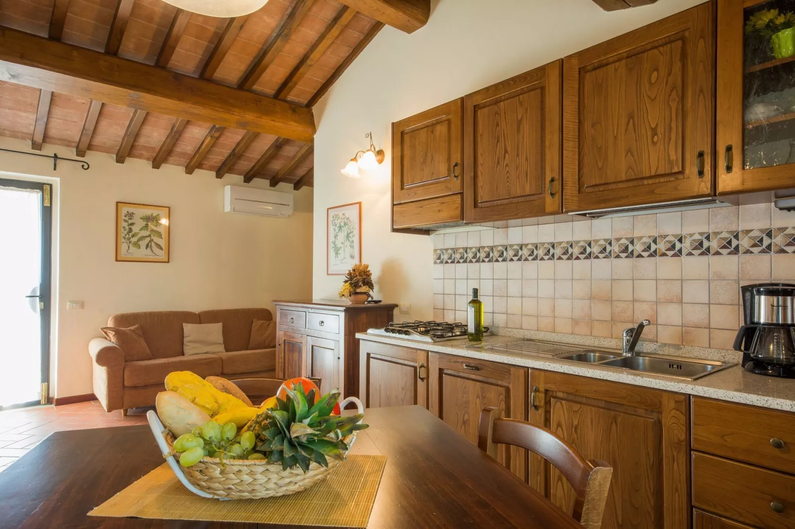 PiniOlmo-Kitchen