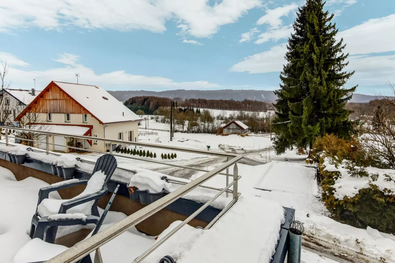 GITE A LA MONTAGNE BUGNY - View in winter