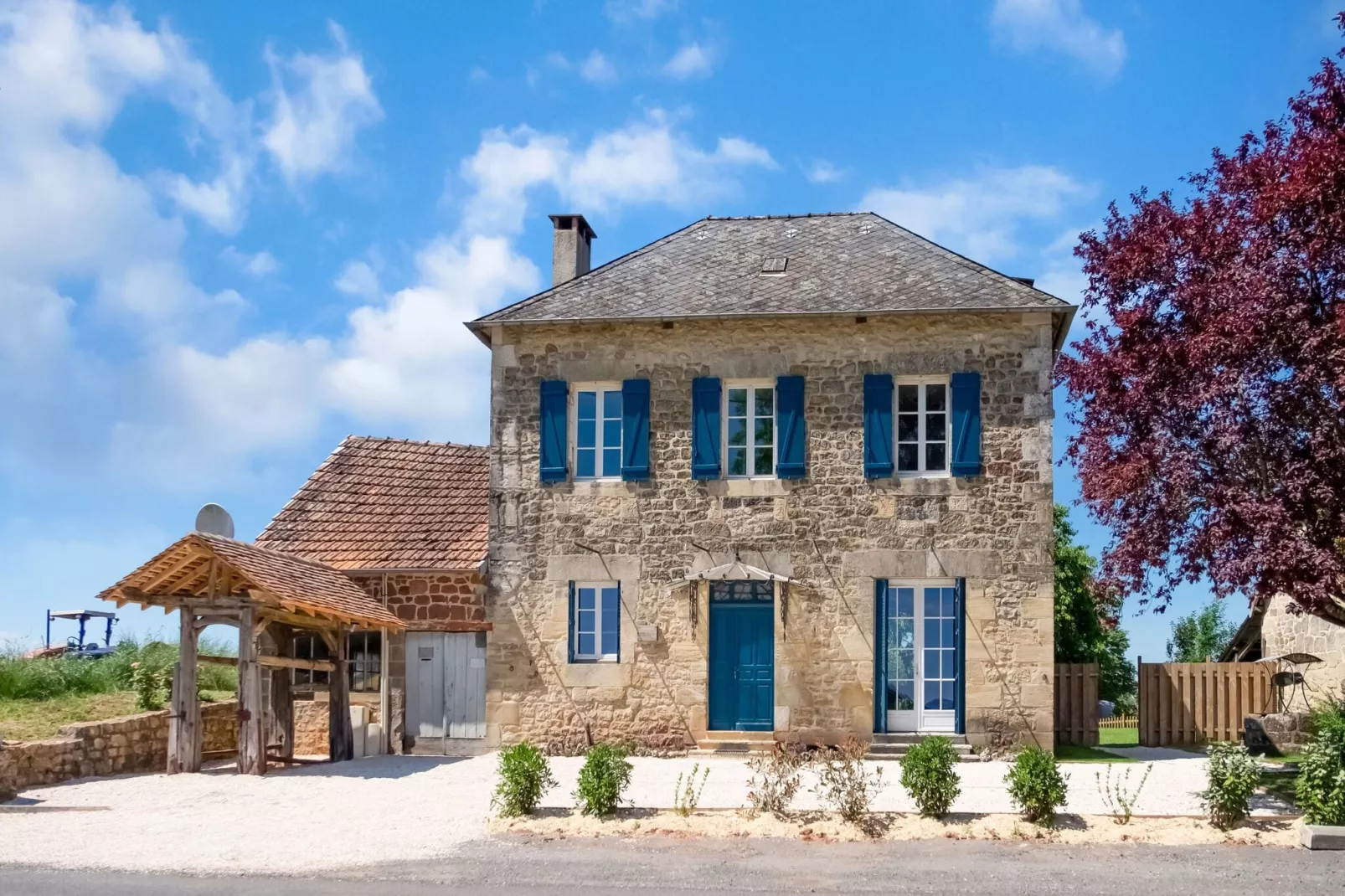La Forge-Exterior summer