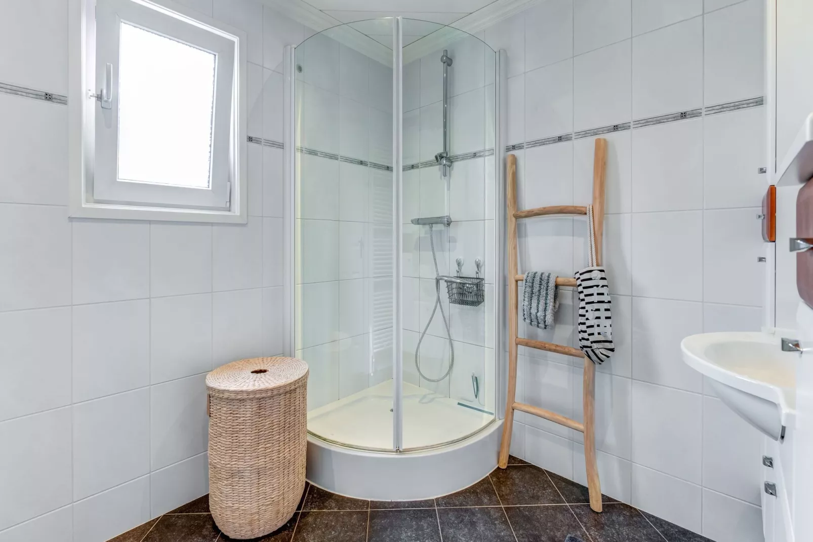 Chalet Kieftveen Voorthuizen 6 pax-Bathroom