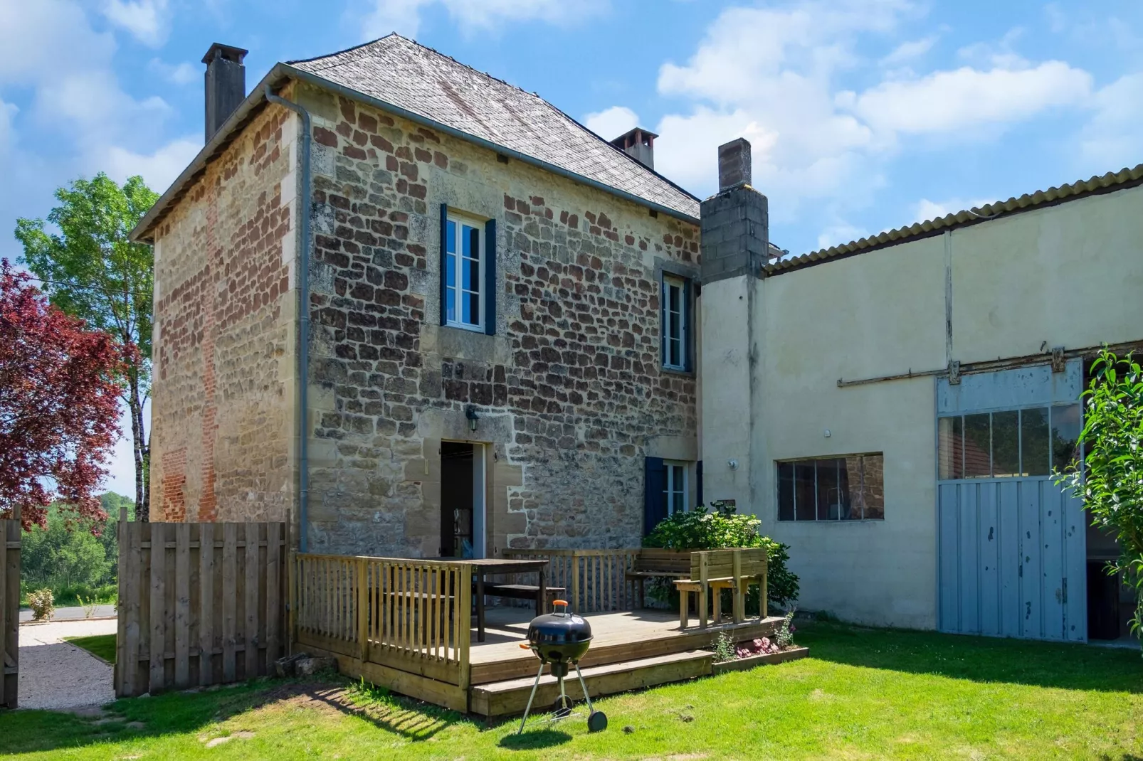 La Forge-Exterior summer