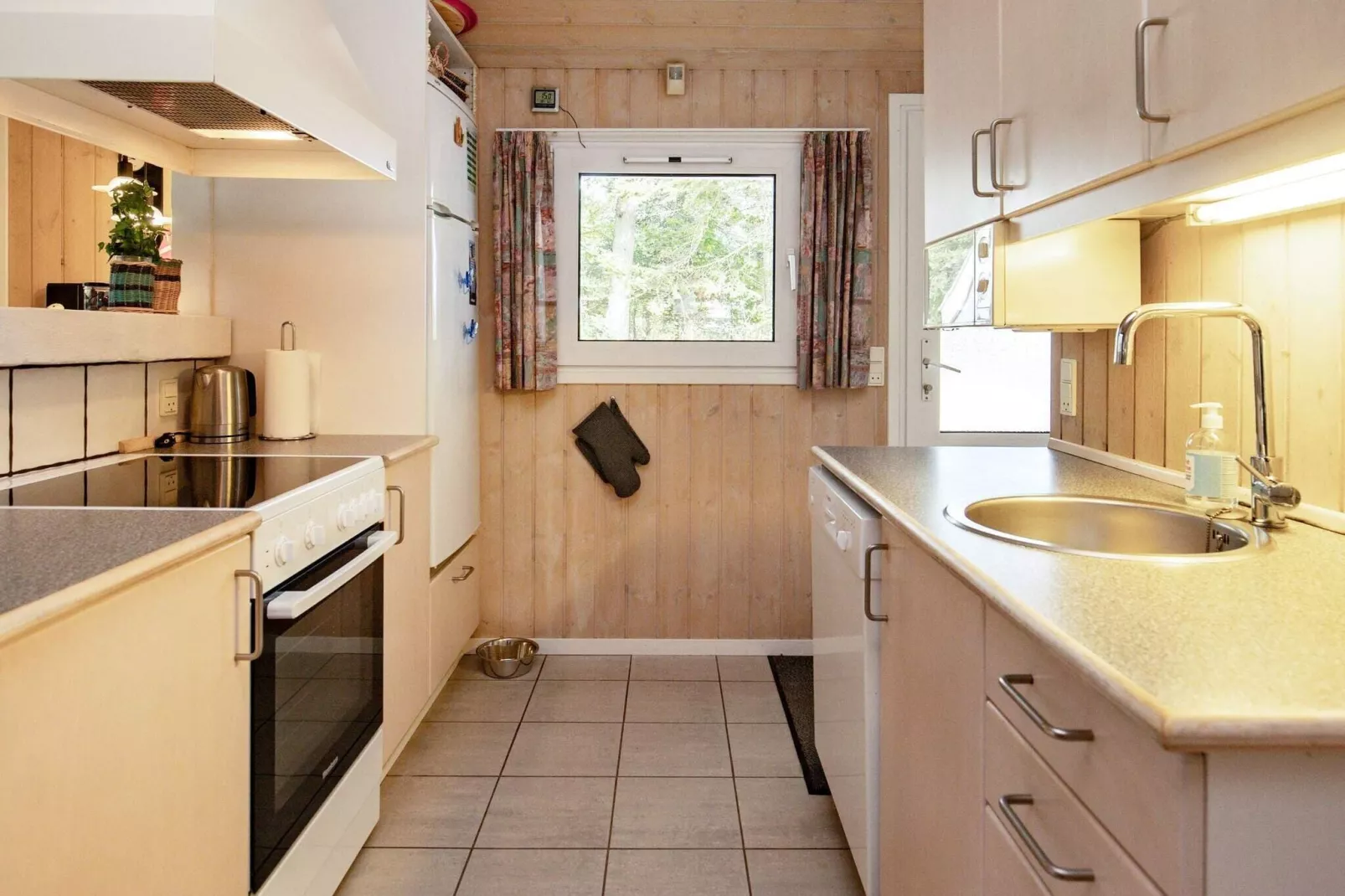6 person holiday home in Saltum-Indoor