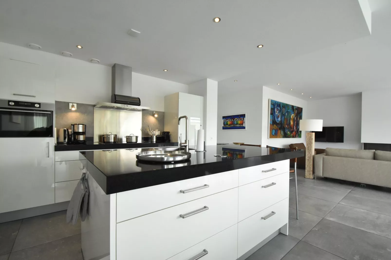Villa Luxury Harderwijk 243-Kitchen