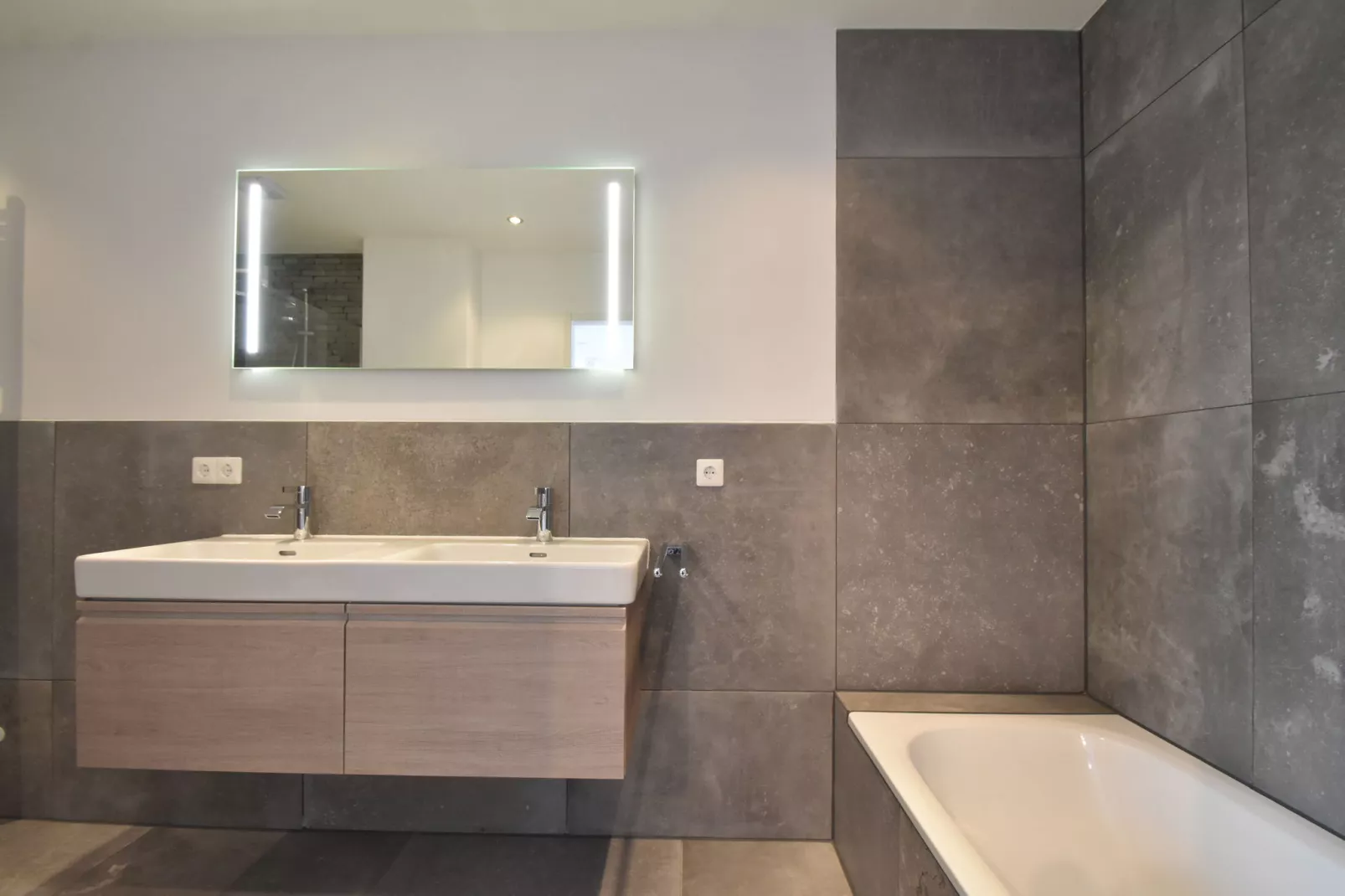 Villa Luxury Harderwijk 243-Bathroom