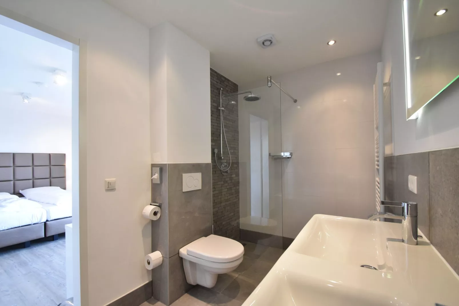 Villa Luxury Harderwijk 243-Bathroom