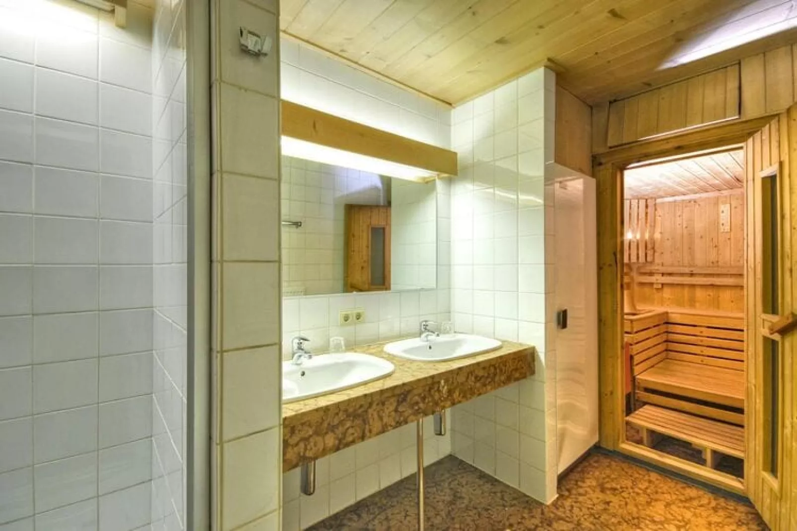 Apart Hotel Goldried - 6 Personen-Bathroom