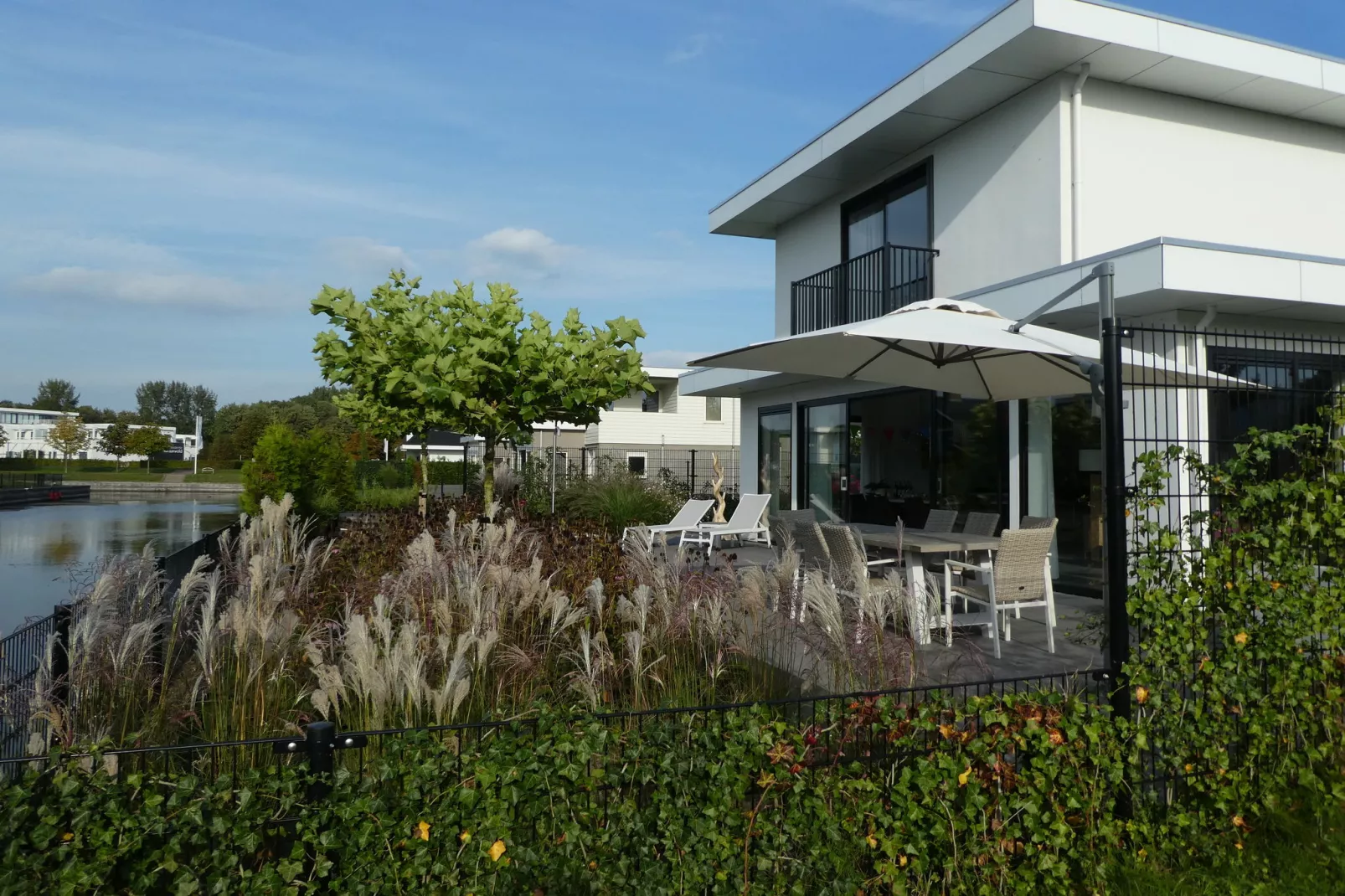 Villa Luxury Harderwijk 243-Gardens summer