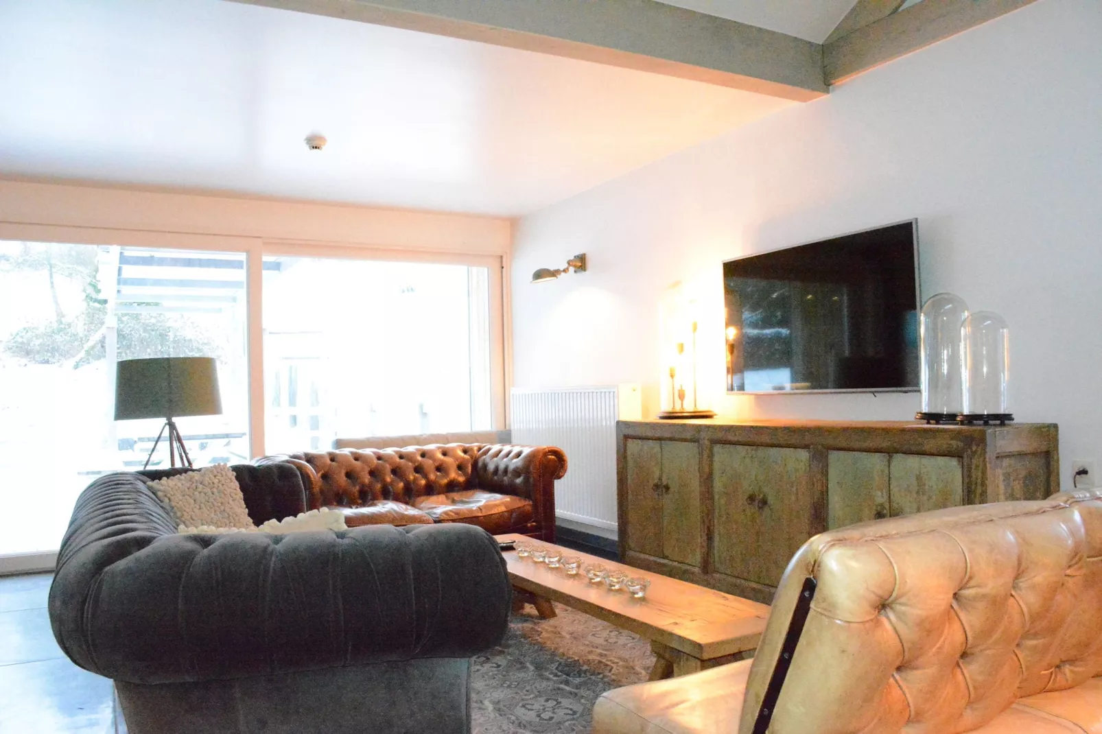 Le Fou du Village-Living room