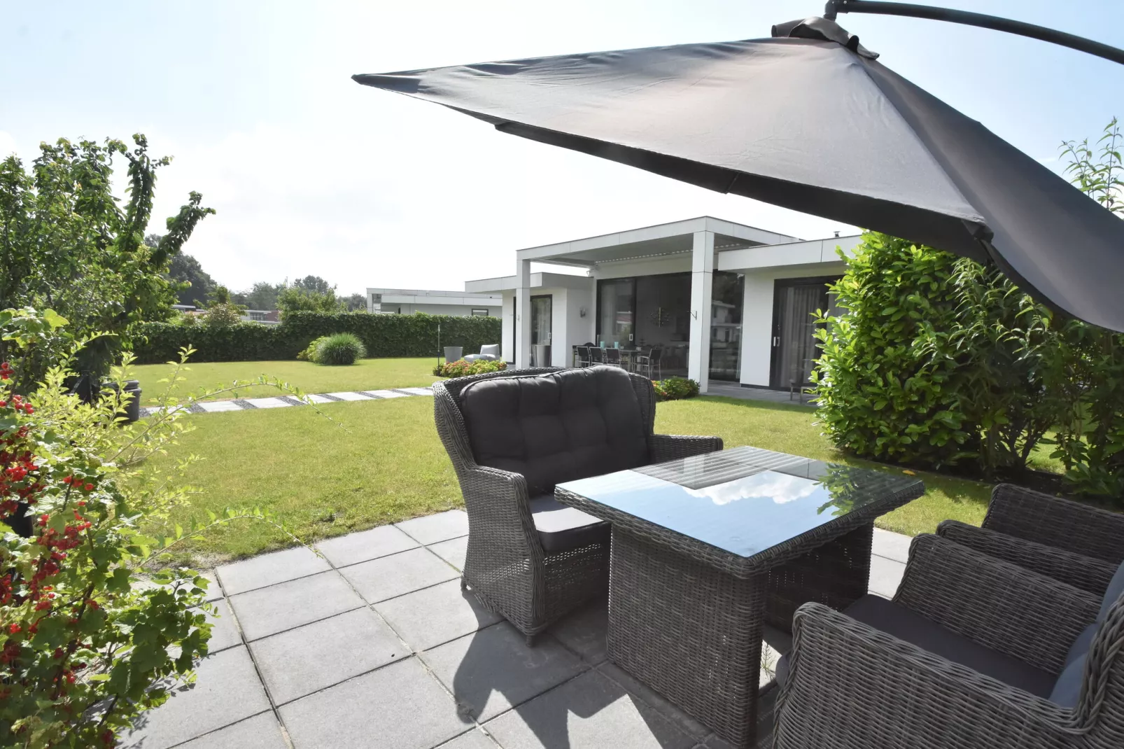Classy Harderwijk 318-Gardens summer