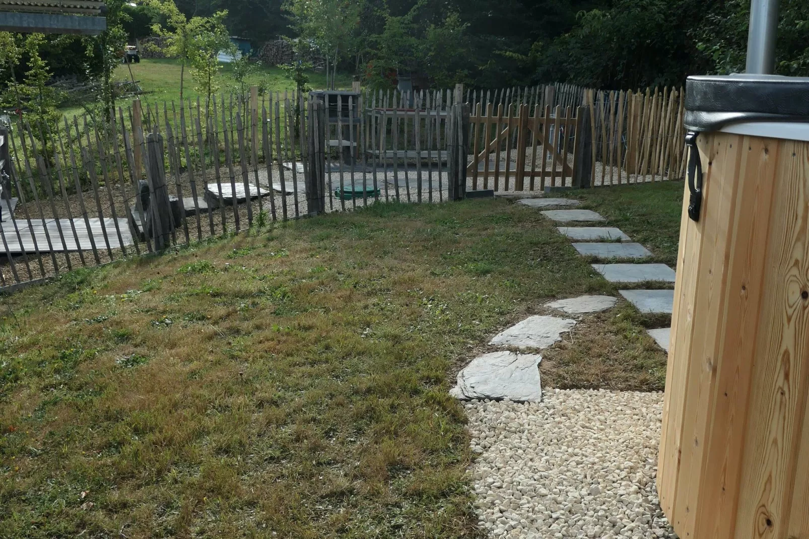 Le Fou du Village-Exterior summer