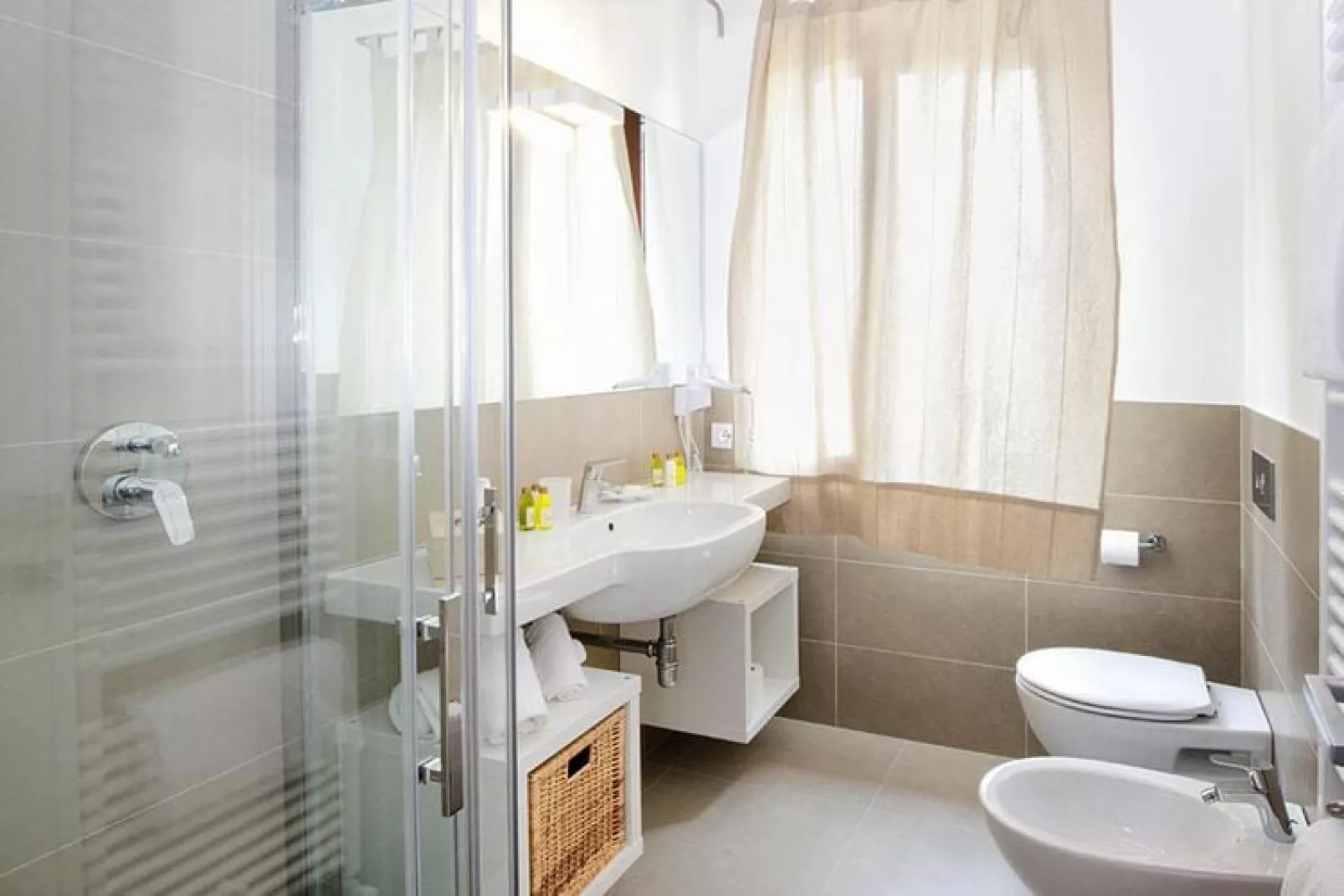 Apartment Limone Residence Nautic Resort San Carlo Gargnano-Quadrilo 110qm-Bathroom