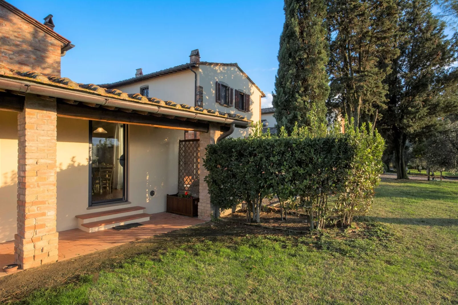Lago-Exterior summer