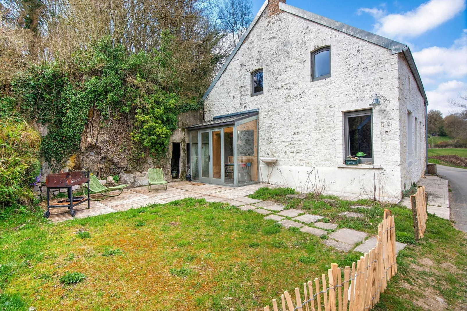 La Chinelle-Exterior summer
