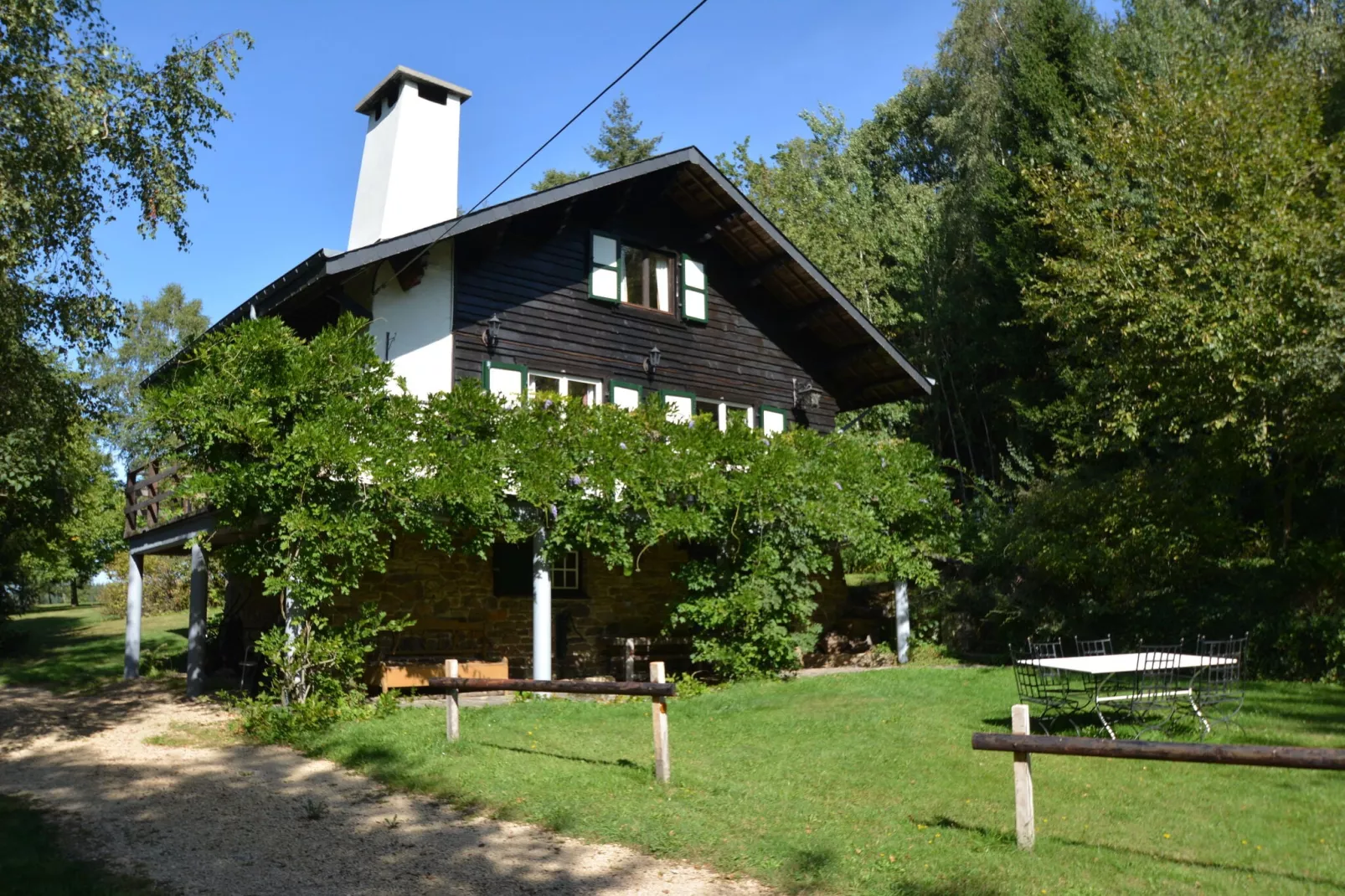 Le Chalet Likthuus-Extérieur été
