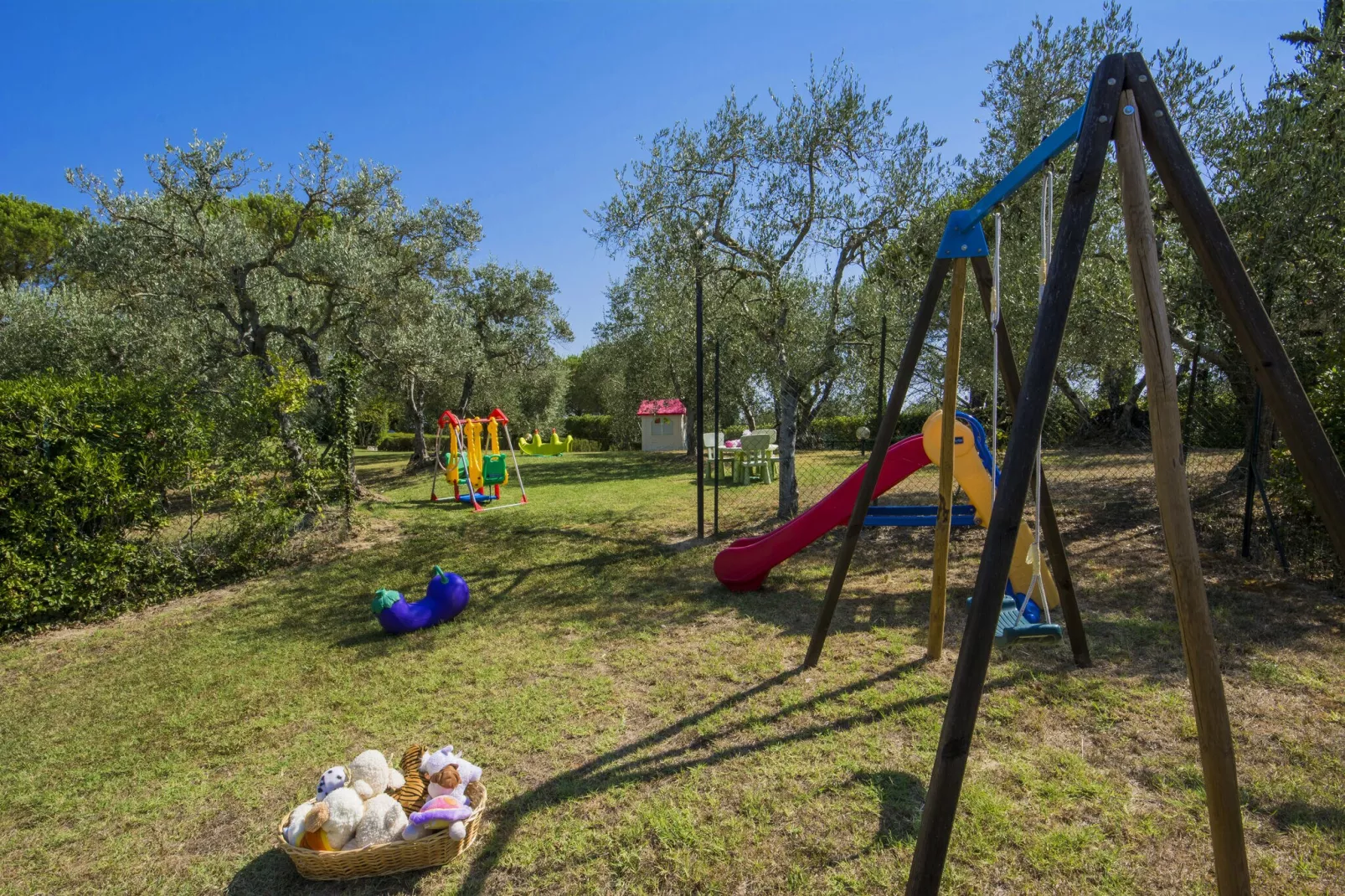 Lago-Facilities