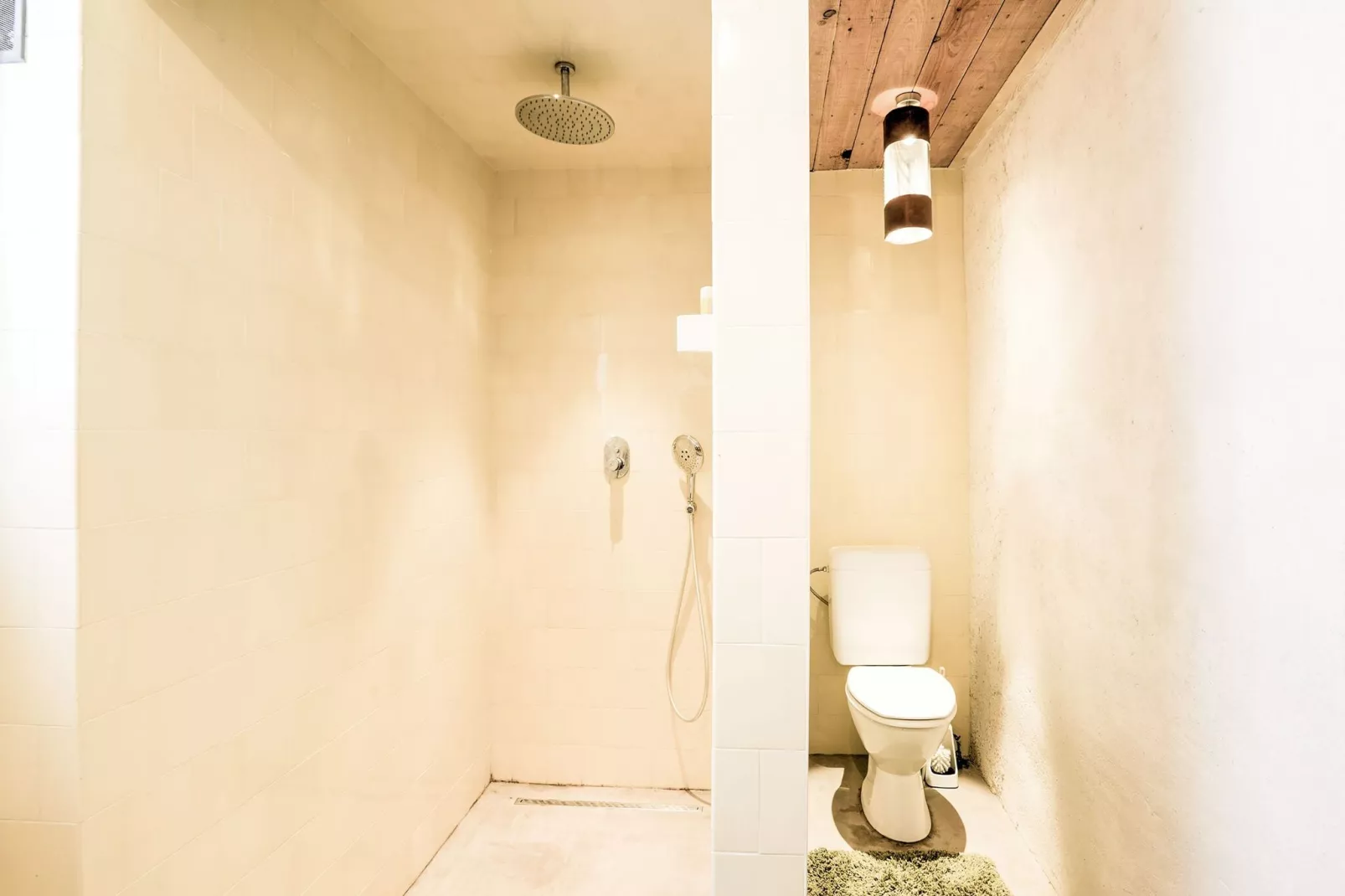 La Chinelle-Bathroom