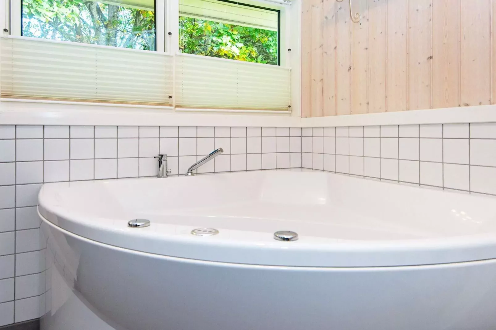 8 person holiday home in Glesborg